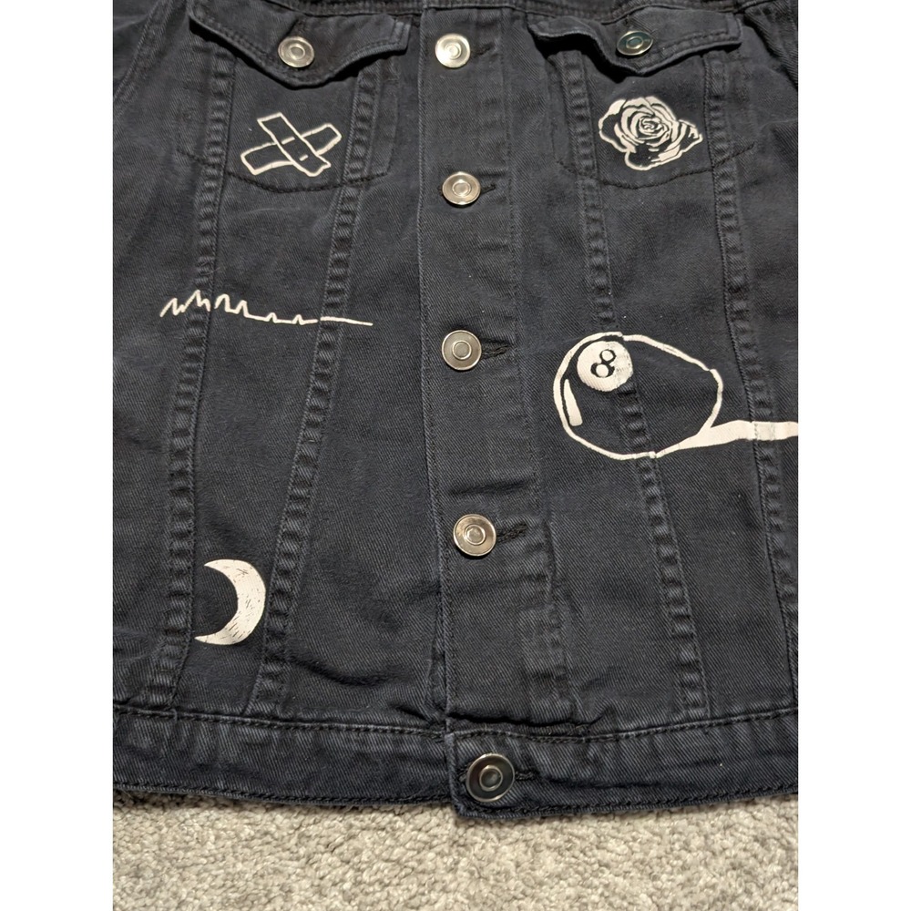 Carbon Tattoo Black Doodle Graphic Print Trucker Denim Jacket Size M Alien Hype‎ - Picture 3 of 8
